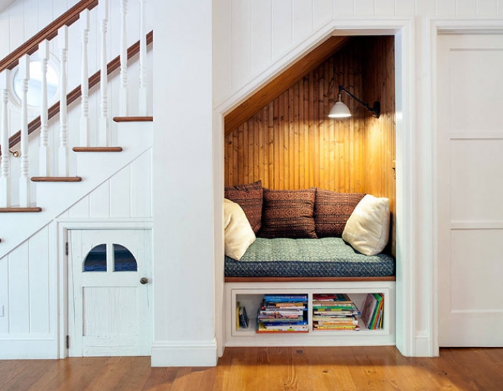 cozy-reading-nooks-book-corner-63-5731db80e5608__700_733x570