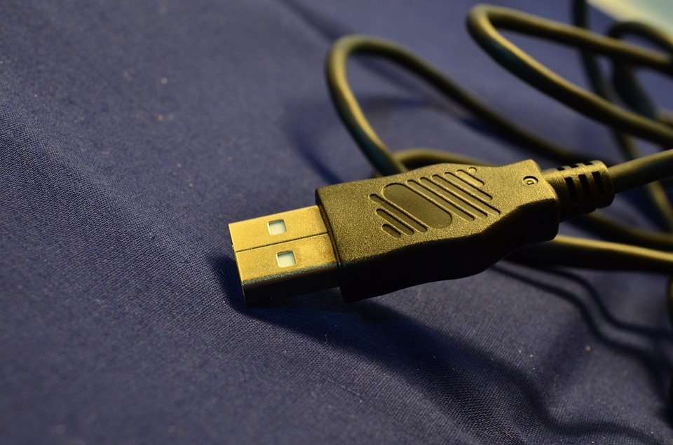 На железнодорожных вокзалах установят USB-розетки